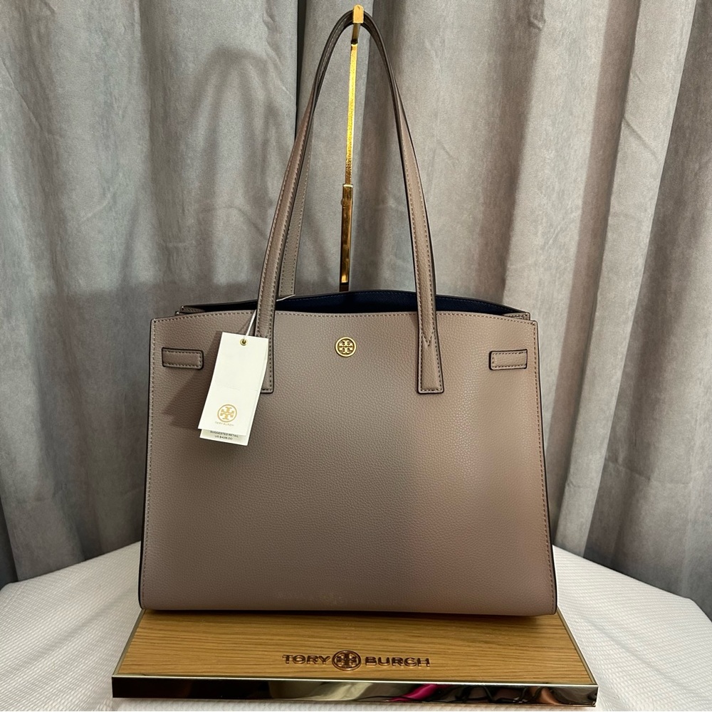 @BevsBoutiques Sharing Show - Sundays 9:30 PM Eastern - Picture 3 of 6